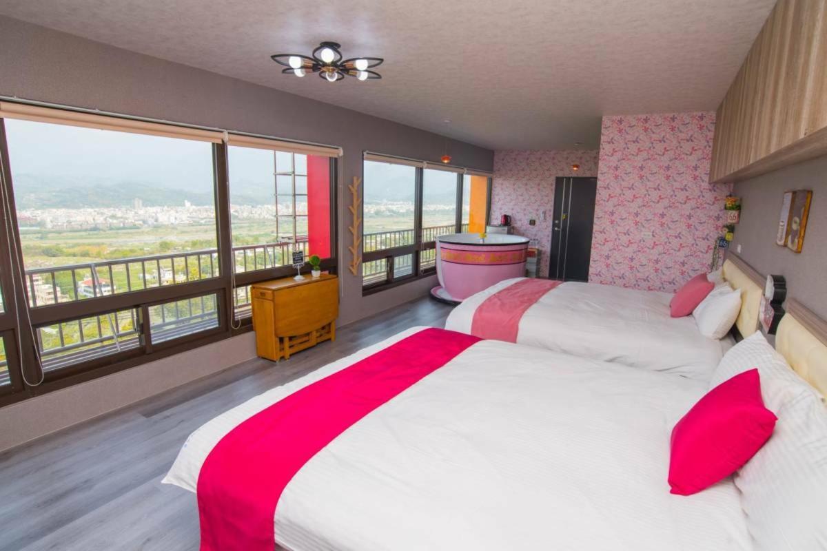 Apartamento Rainbow Hill House彩虹山舍 Shigang Exterior foto