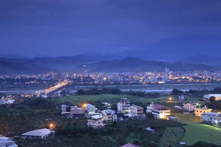 Apartamento Rainbow Hill House彩虹山舍 Shigang Exterior foto